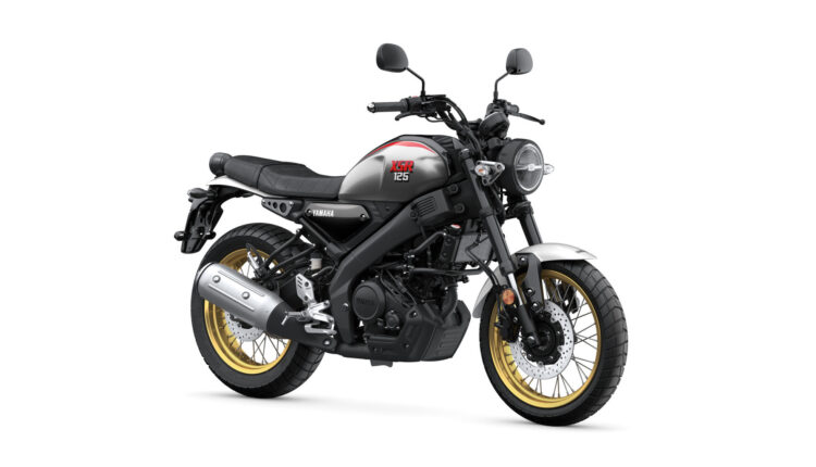 2026-Yamaha-XS125SV-EU-Legend_Silver-360-Degrees-001-03