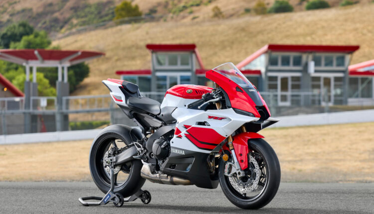2026-Yamaha-YZF900R9-EU-Anniversary_White-Static-001-03